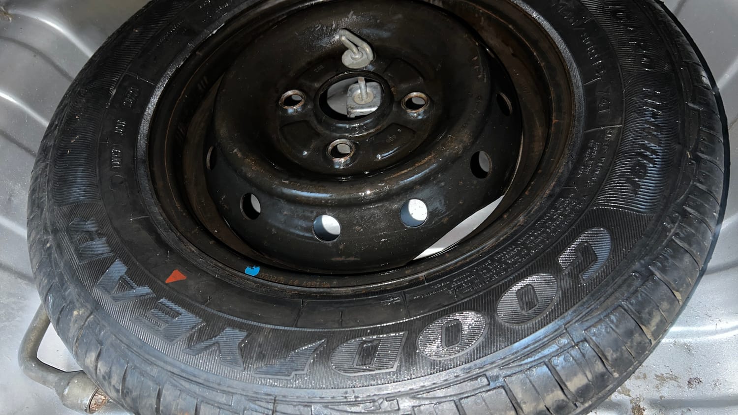Used 2016 Maruti Suzuki Alto 800 VXi Petrol Manual tyres SPARE TYRE VIEW