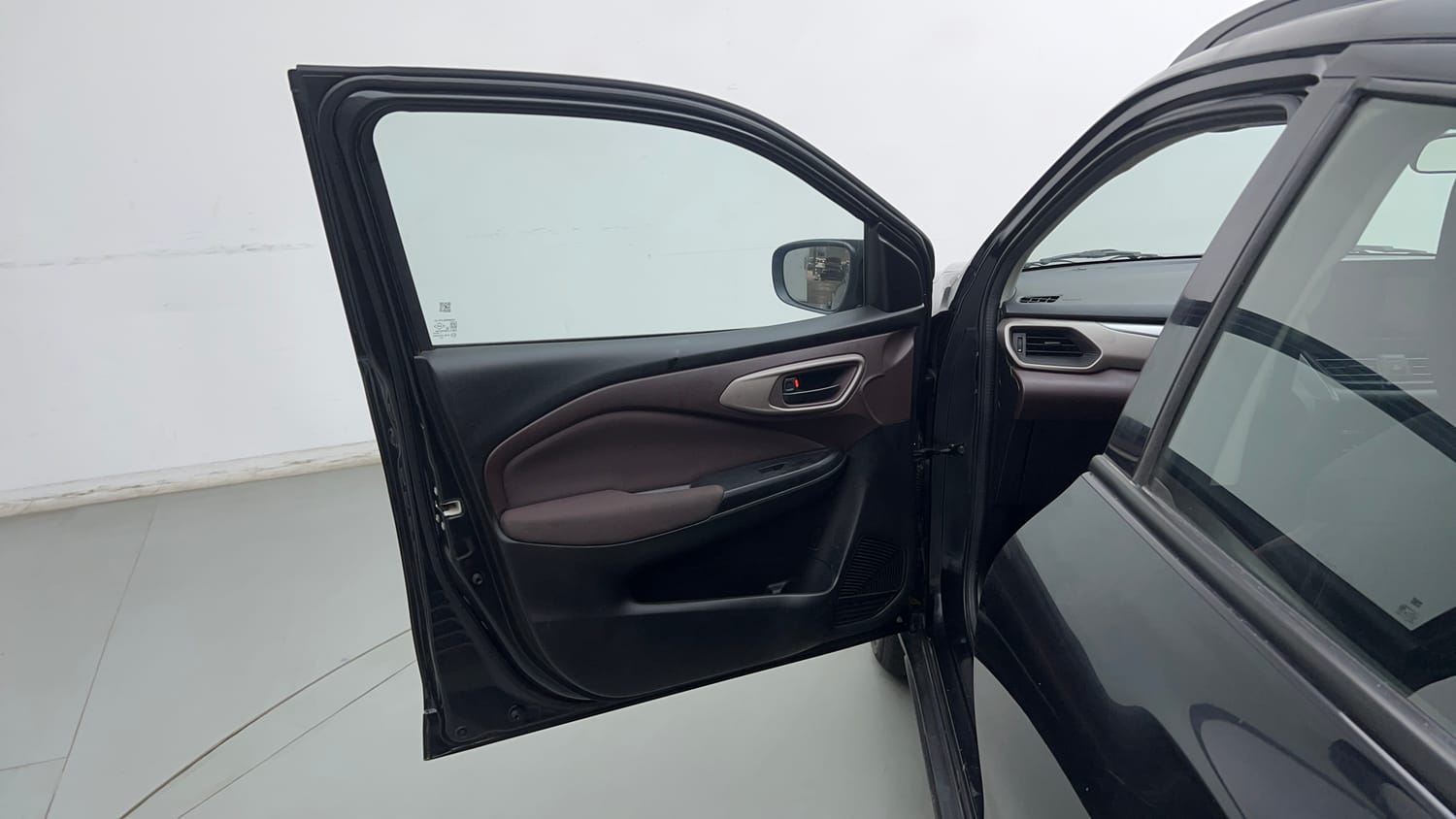 Used 2025 Maruti Suzuki Fronx Delta 1.2L MT Petrol Manual interior LEFT FRONT DOOR OPEN VIEW
