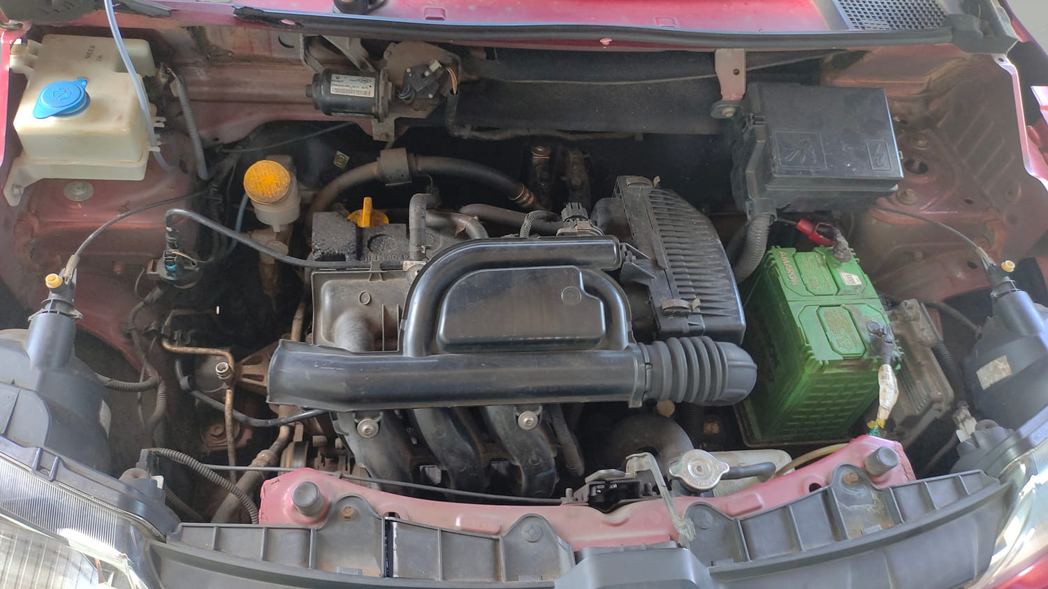 Used 2017 Renault Kwid 1.0 RXT AMT Opt Petrol Automatic engine ENGINE RIGHT SIDE VIEW