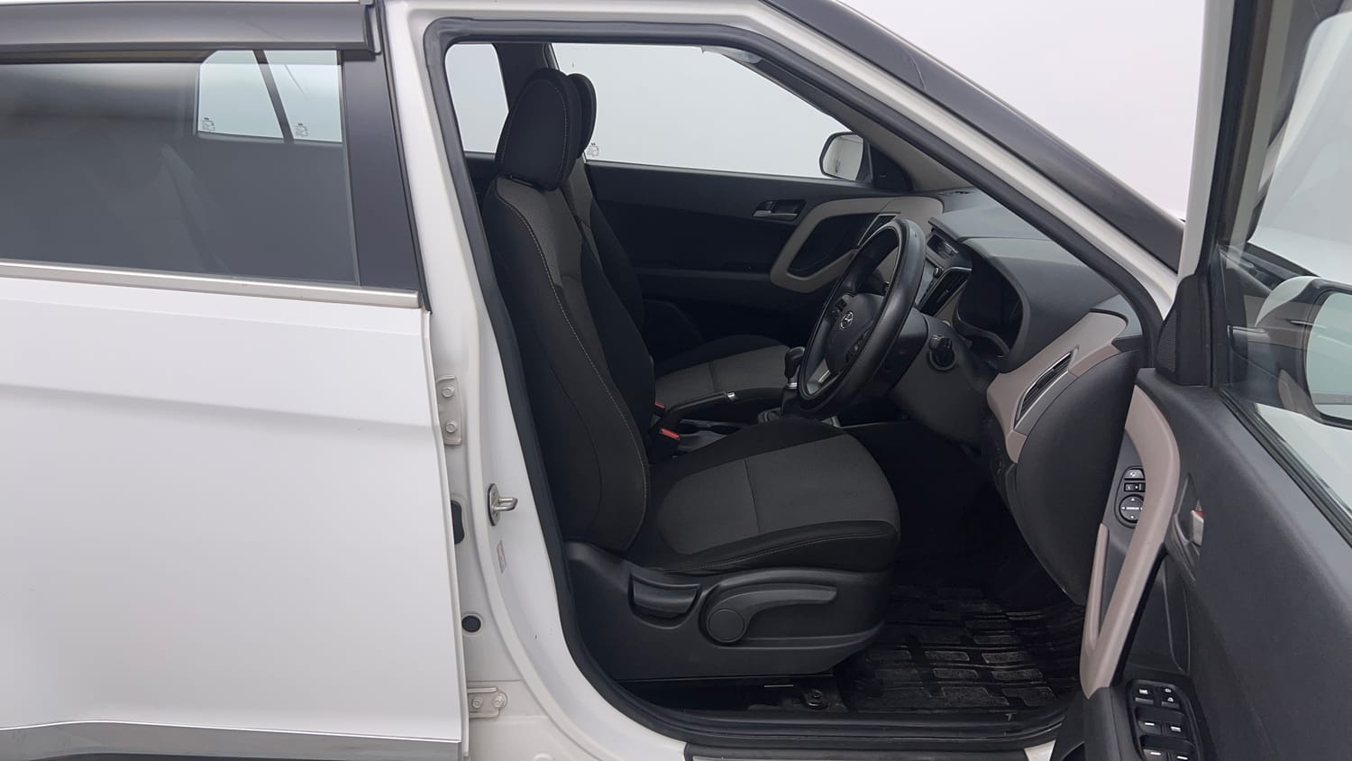 Used 2017 Hyundai Creta 1.6 SX Plus Petrol Petrol Manual interior RIGHT SIDE FRONT DOOR CABIN VIEW