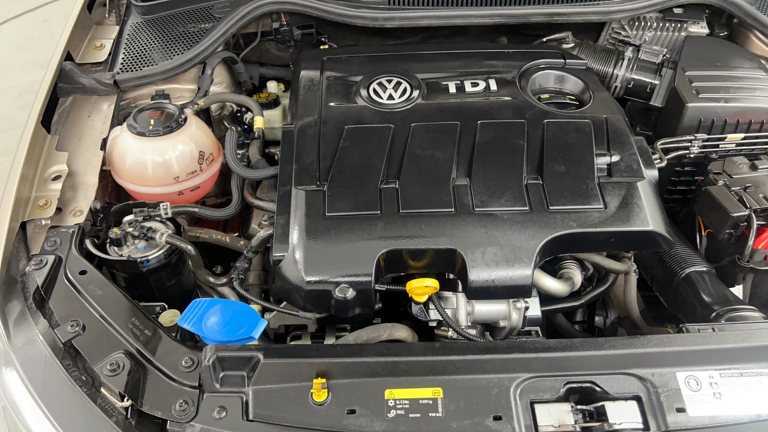Used 2019 Volkswagen Vento Highline Plus 1.5 AT (D) 16 Alloy Diesel Automatic engine ENGINE RIGHT SIDE VIEW