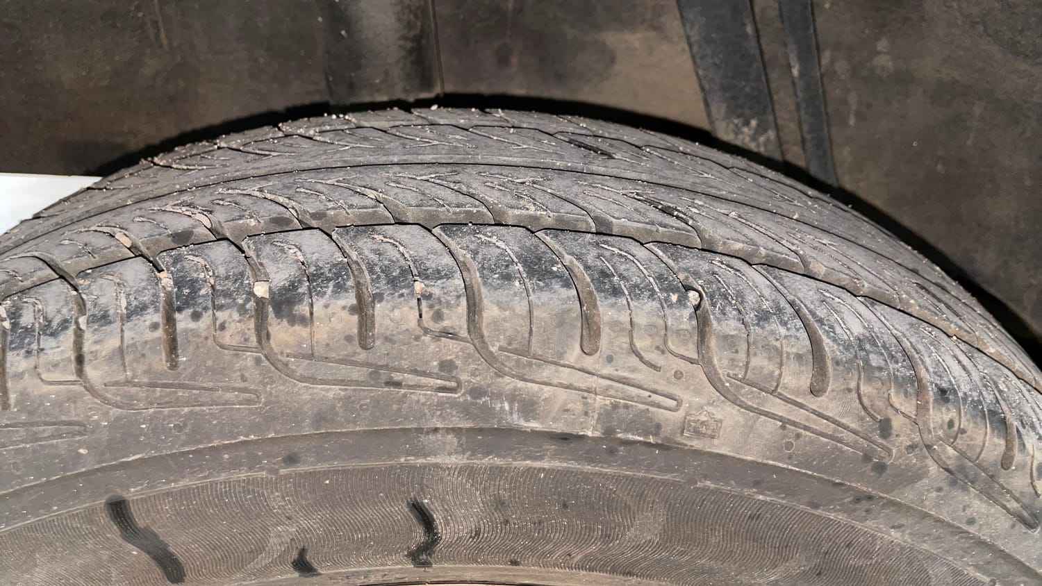 Used 2016 Renault Kwid RXT Petrol Manual tyres RIGHT REAR TYRE TREAD VIEW