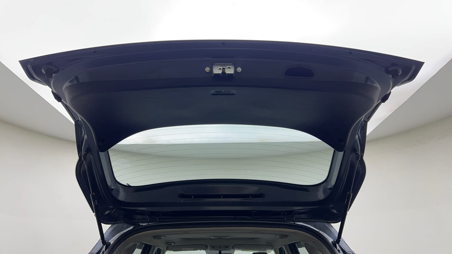 Used 2020 Kia Seltos HTX 1.5 Petrol Manual interior DICKY DOOR OPEN VIEW