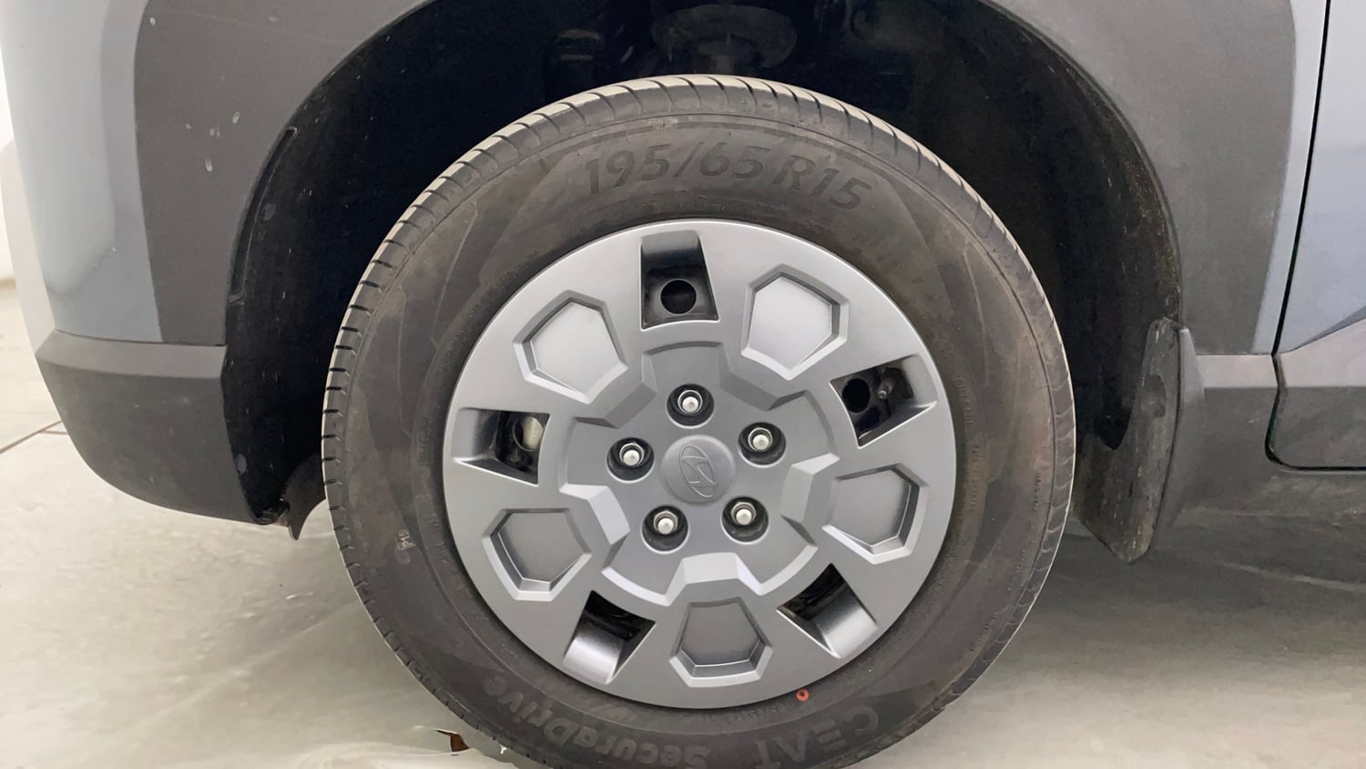 Used 2026 Hyundai Venue 1.2 Kappa Petrol MT HX 5+ Petrol Manual tyres LEFT FRONT TYRE RIM VIEW
