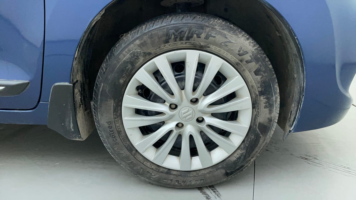 Used 2022 Maruti Suzuki Baleno Delta Petrol Manual tyres RIGHT FRONT TYRE RIM VIEW