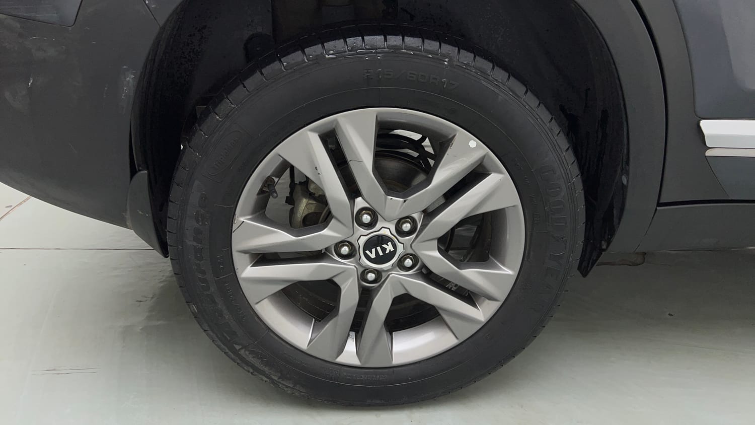 Used 2020 Kia Seltos HTX 1.5 Petrol Manual tyres RIGHT REAR TYRE RIM VIEW
