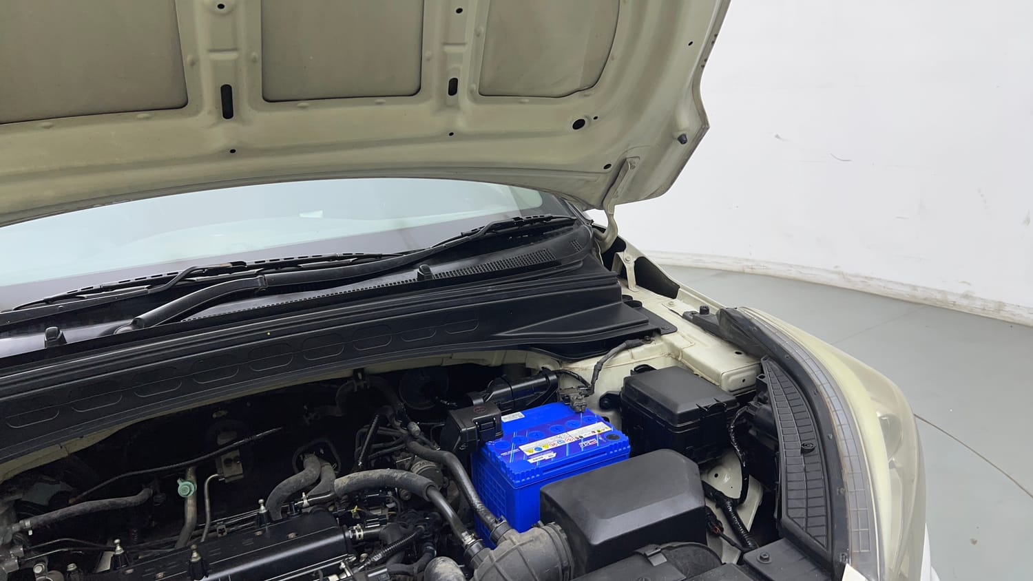 Used 2015 Hyundai Creta 1.6 SX Plus Petrol Petrol Manual engine ENGINE LEFT SIDE HINGE & APRON VIEW