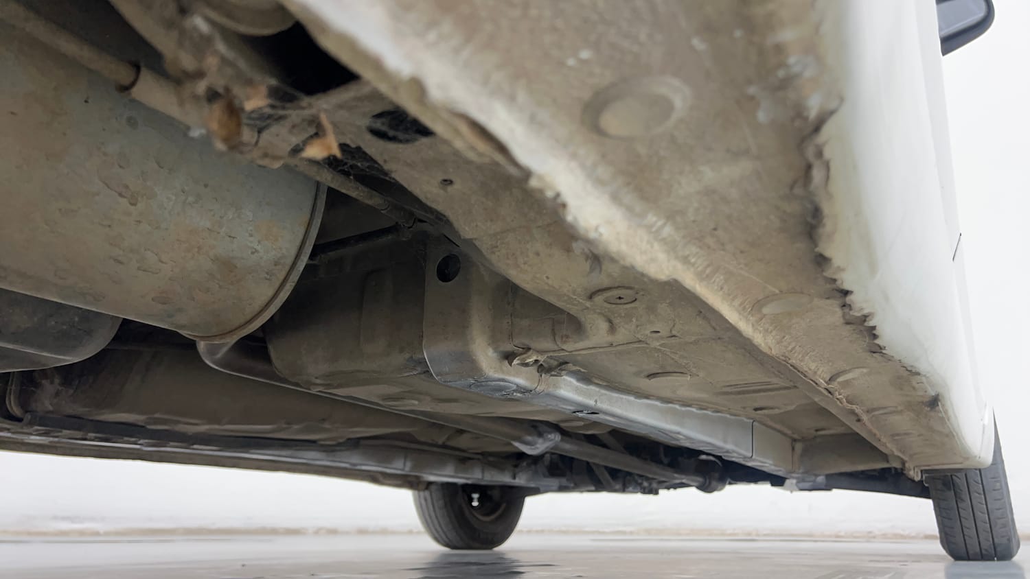 Used 2012 Hyundai Eon Era Petrol Manual extra REAR RIGHT UNDERBODY VIEW