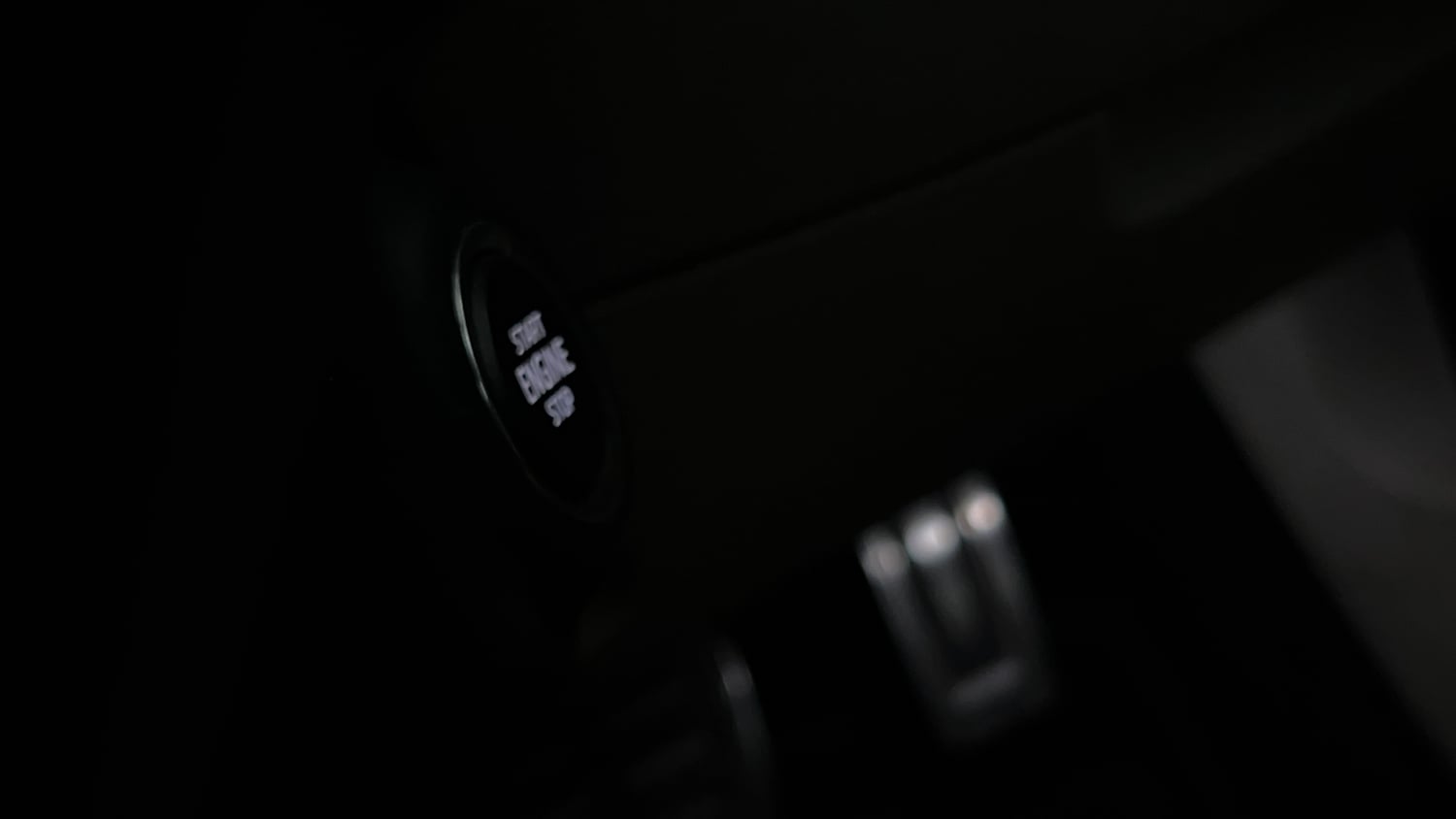 Used 2020 Skoda Superb L&K AT Petrol Automatic top_features Keyless start