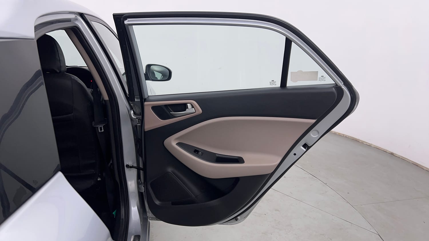 Used 2020 Hyundai Elite i20 Sportz Plus 1.2 Petrol Manual interior RIGHT REAR DOOR OPEN VIEW