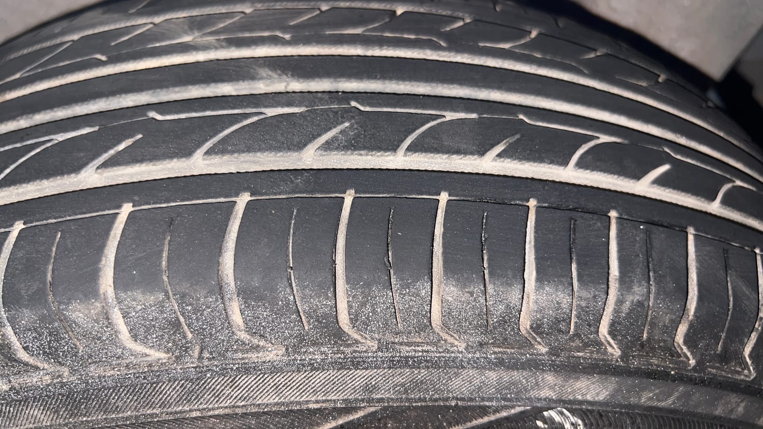 Used 2012 Maruti Suzuki Swift VXi Petrol Manual tyres LEFT REAR TYRE TREAD VIEW