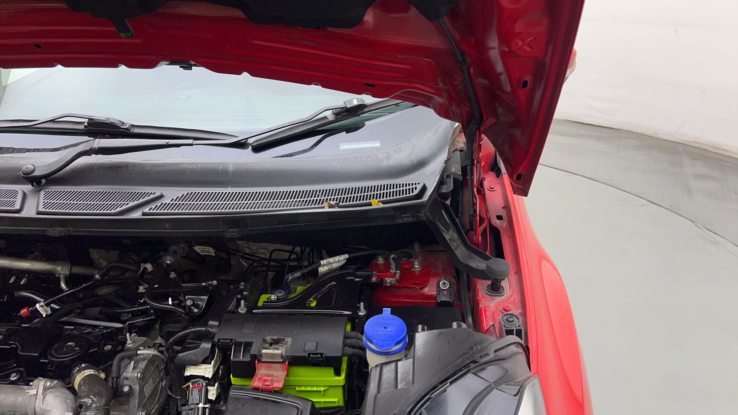 Used 2018 Ford EcoSport Titanium 1.5L TDCi Diesel Manual engine ENGINE LEFT SIDE HINGE & APRON VIEW