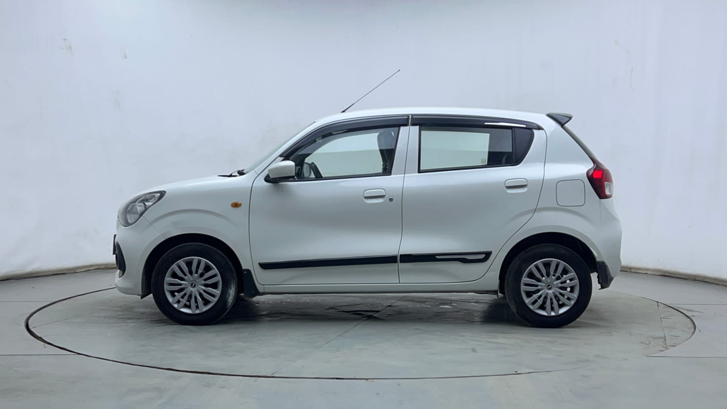 Used 2023 Maruti Suzuki Celerio VXi Petrol Manual exterior LEFT SIDE VIEW