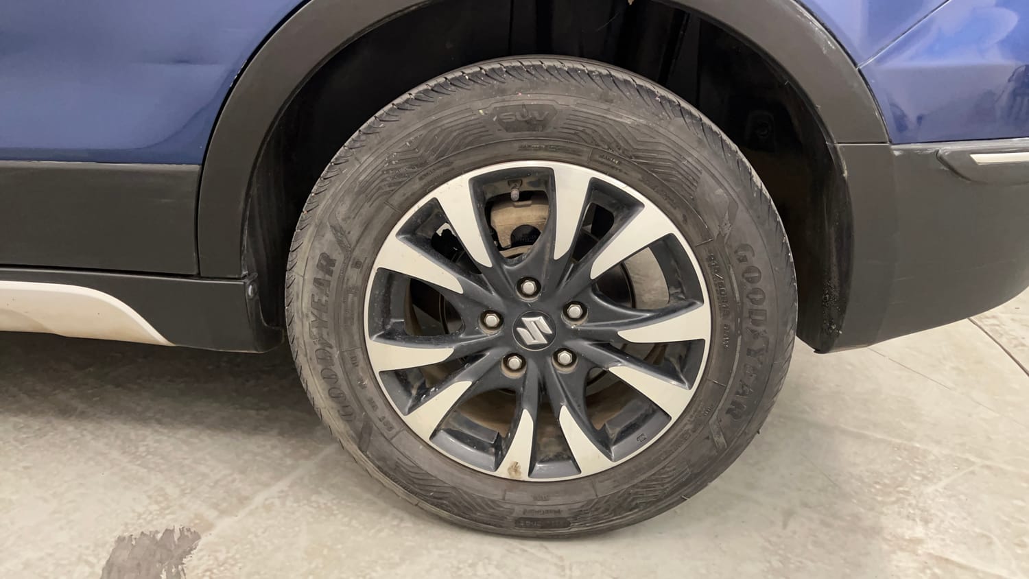 Used 2021 Maruti Suzuki S-Cross Zeta Petrol Manual tyres LEFT REAR TYRE RIM VIEW