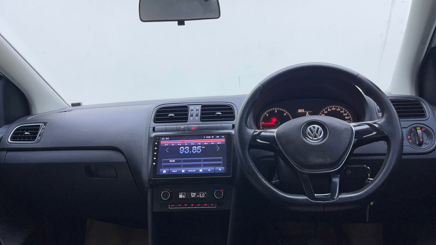 Used 2016 Volkswagen Vento Comfortline Diesel Diesel Manual interior DASHBOARD VIEW