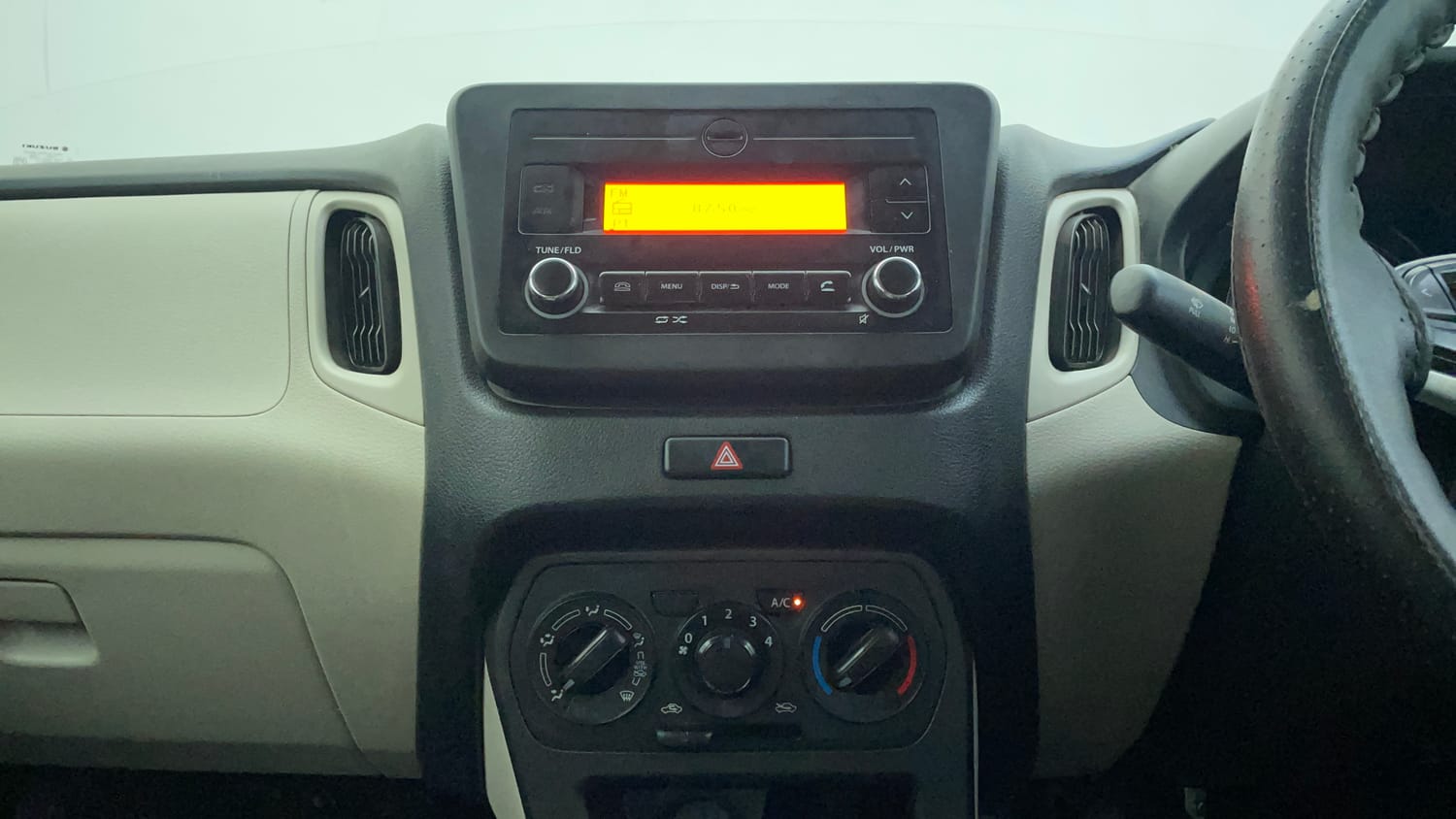 Used 2019 Maruti Suzuki Wagon R VXi 1.2 Petrol Manual interior MUSIC SYSTEM & AC CONTROL VIEW