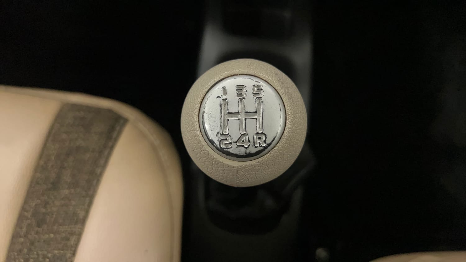 Used 2015 Maruti Suzuki Wagon R VXI Petrol Manual interior GEAR  KNOB VIEW