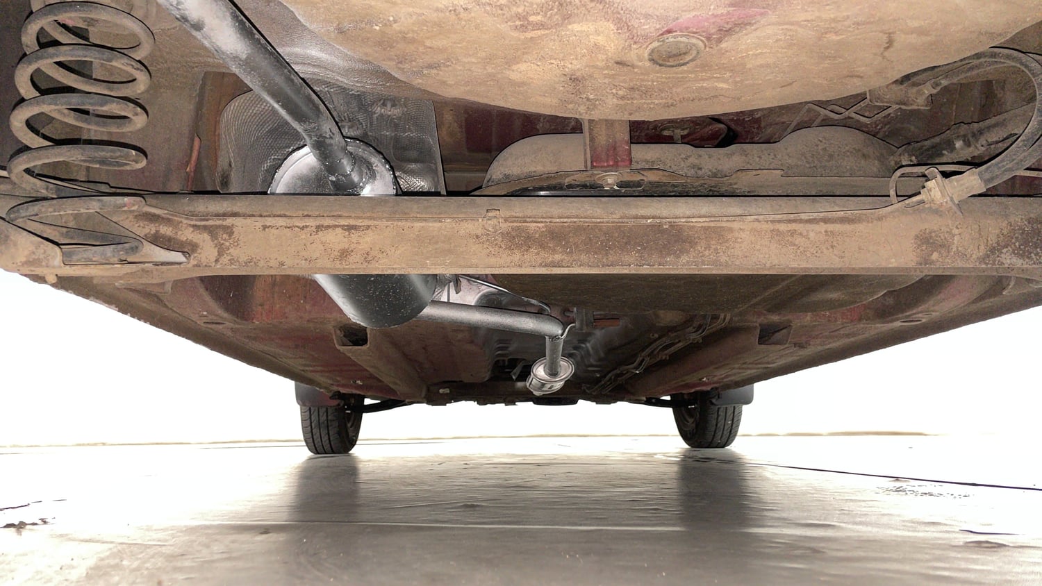 Used 2016 Renault Kwid RXT Petrol Manual extra REAR UNDERBODY VIEW (TAKEN FROM REAR)