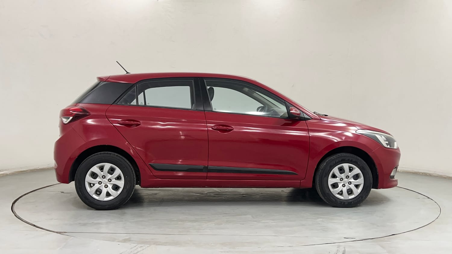 Used 2015 Hyundai Elite i20 Sportz 1.2 Petrol Manual exterior RIGHT SIDE VIEW