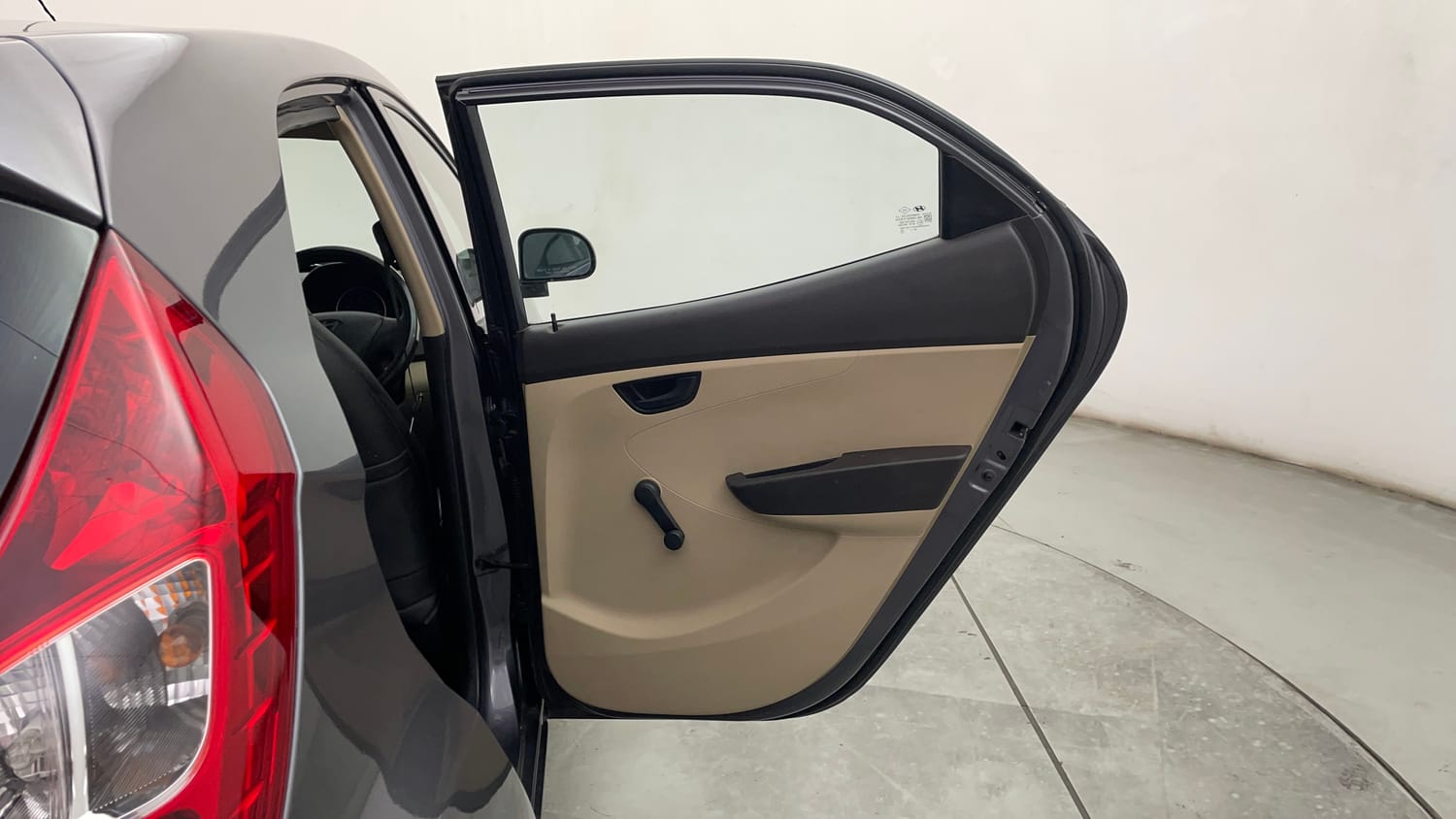 Used 2016 Hyundai Eon Magna + Petrol Manual interior RIGHT REAR DOOR OPEN VIEW