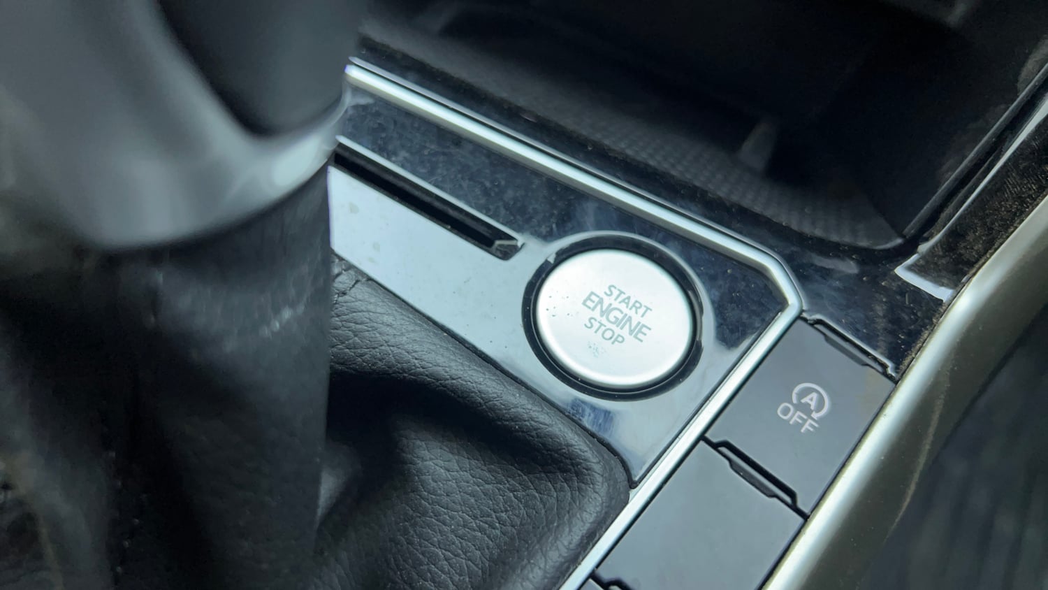 Used 2022 Volkswagen Virtus Topline 1.0 TSI AT Petrol Automatic top_features Keyless start