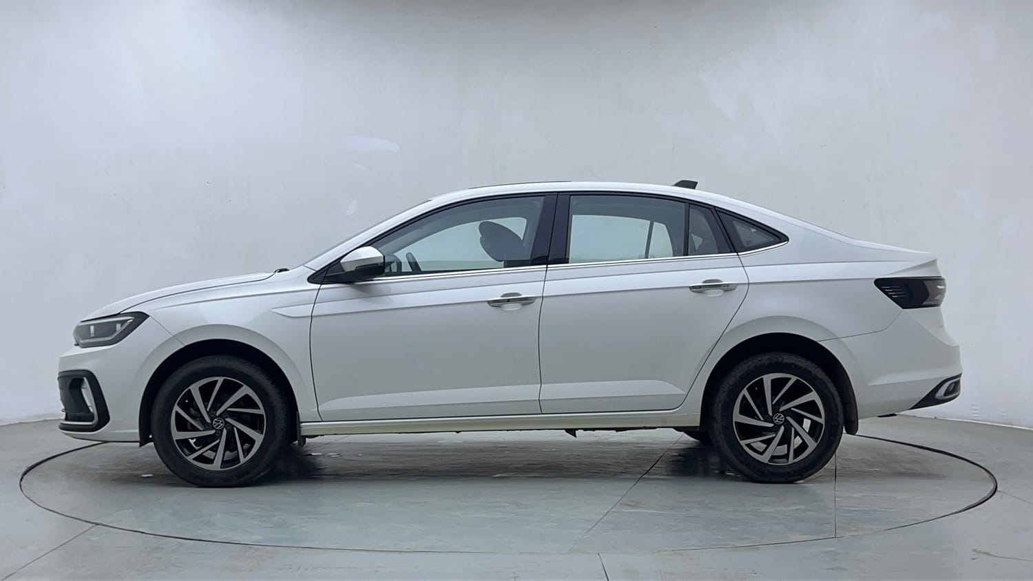 Used 2022 Volkswagen Virtus Topline 1.0 TSI AT Petrol Automatic exterior LEFT SIDE VIEW
