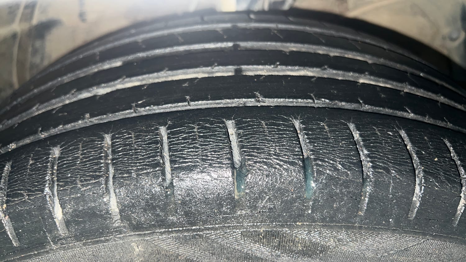 Used 2020 Maruti Suzuki Baleno Zeta Petrol Manual tyres RIGHT FRONT TYRE TREAD VIEW
