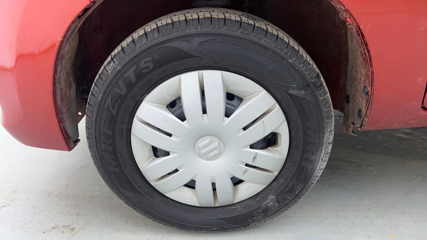 Used 2018 Maruti Suzuki Alto 800 VXi Petrol Manual tyres LEFT FRONT TYRE RIM VIEW
