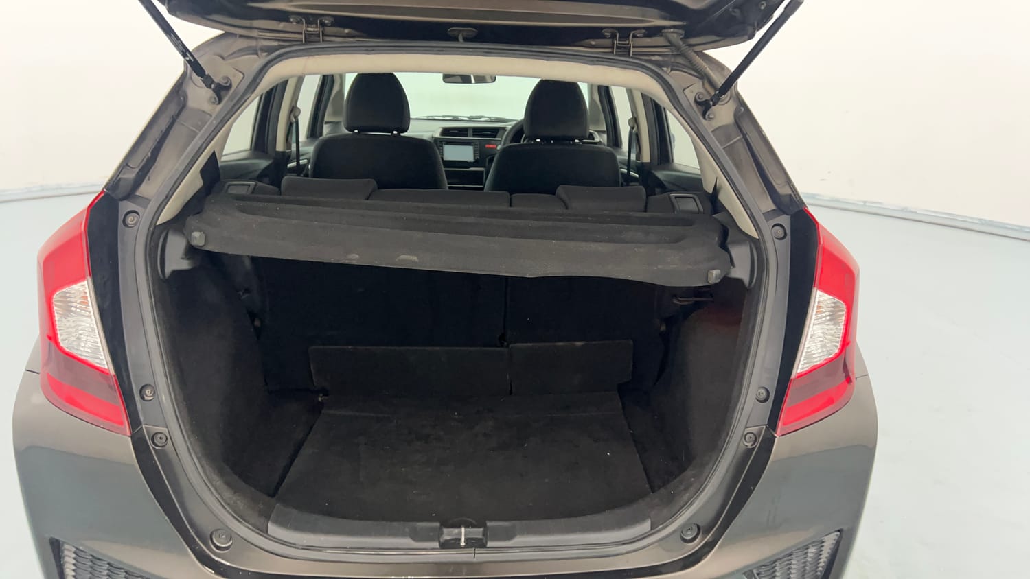 Used 2015 Honda Jazz VX Petrol Petrol Manual interior DICKY INSIDE VIEW