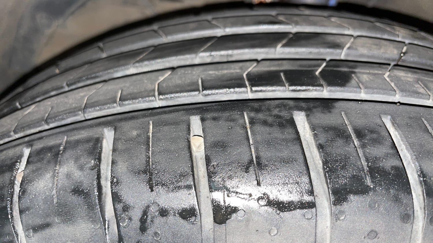 Used 2017 Maruti Suzuki Baleno Zeta 1.2 Petrol Manual tyres LEFT FRONT TYRE TREAD VIEW