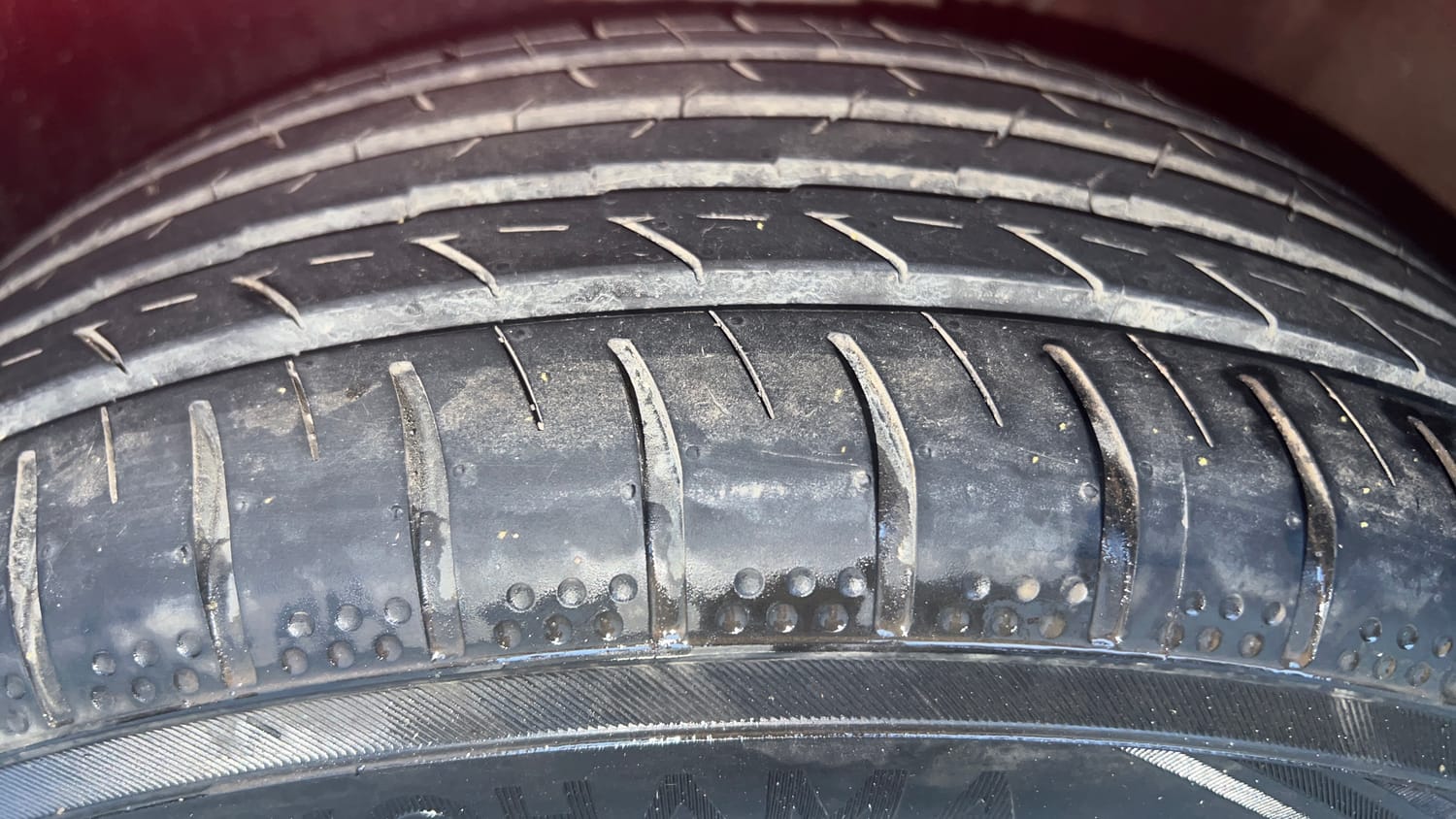Used 2014 Volkswagen Polo Comfortline 1.2L (P) Petrol Manual tyres LEFT FRONT TYRE TREAD VIEW