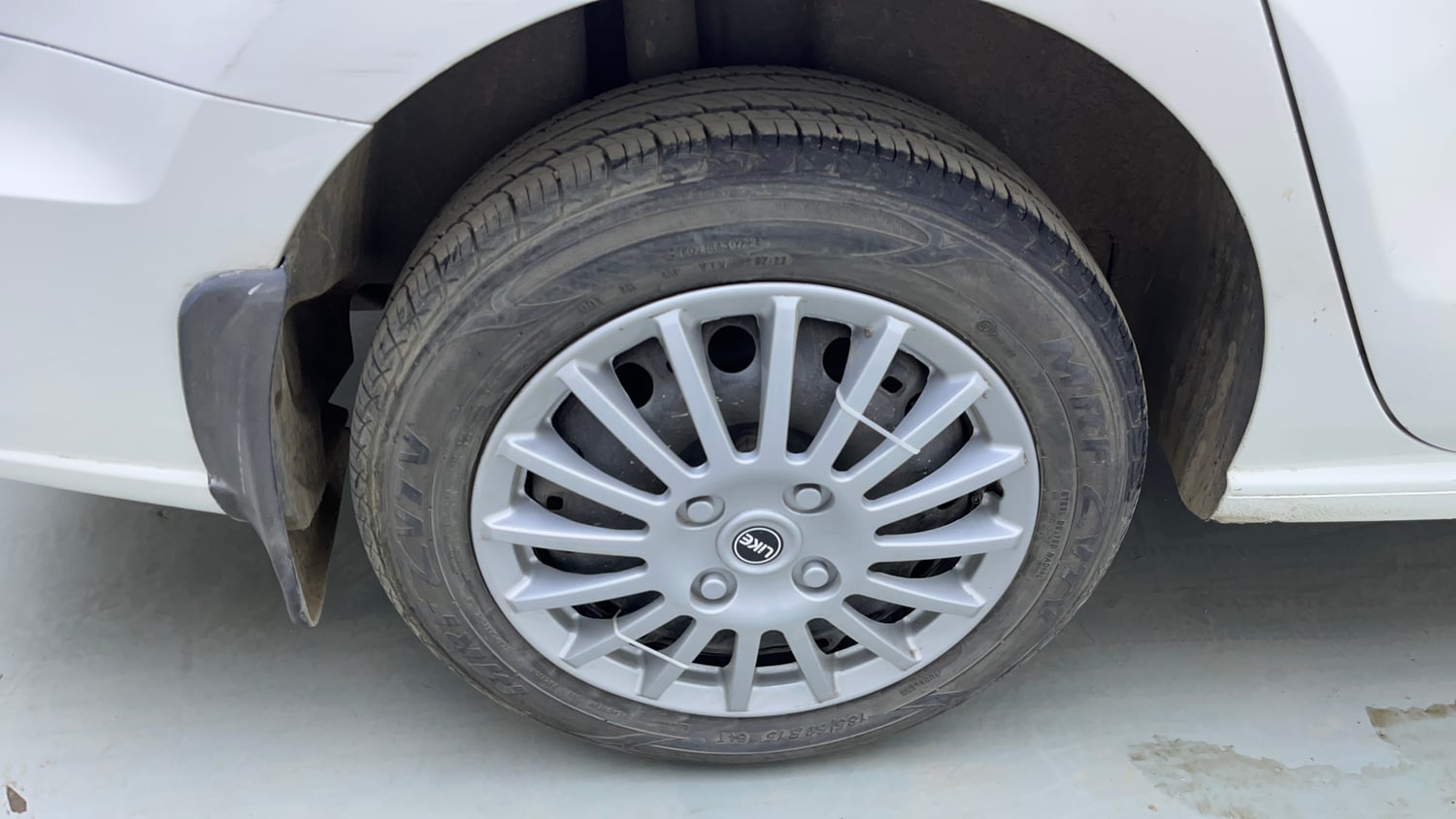 Used 2016 Volkswagen Vento Comfortline Diesel Diesel Manual tyres RIGHT REAR TYRE RIM VIEW