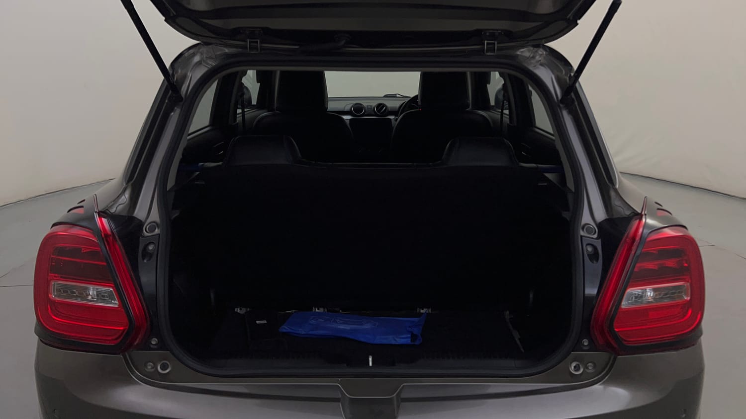 Used 2022 Maruti Suzuki Swift VXi AMT Petrol Automatic interior DICKY INSIDE VIEW