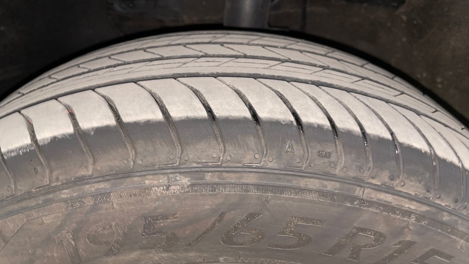 Used 2026 Hyundai Venue 1.2 Kappa Petrol MT HX 5+ Petrol Manual tyres LEFT FRONT TYRE TREAD VIEW