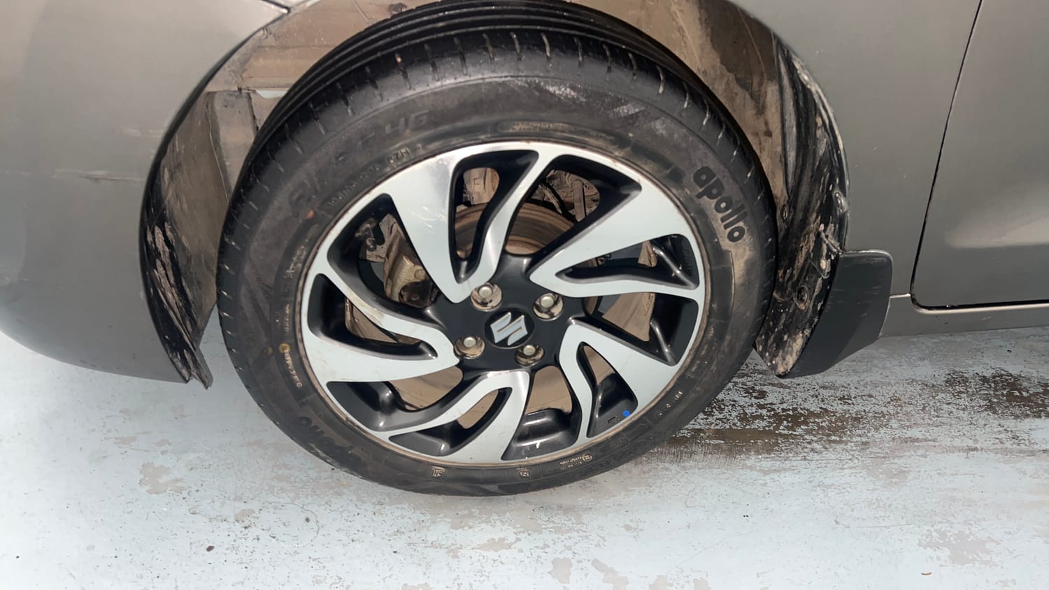 Used 2020 Maruti Suzuki Baleno Zeta Petrol Manual tyres LEFT FRONT TYRE RIM VIEW