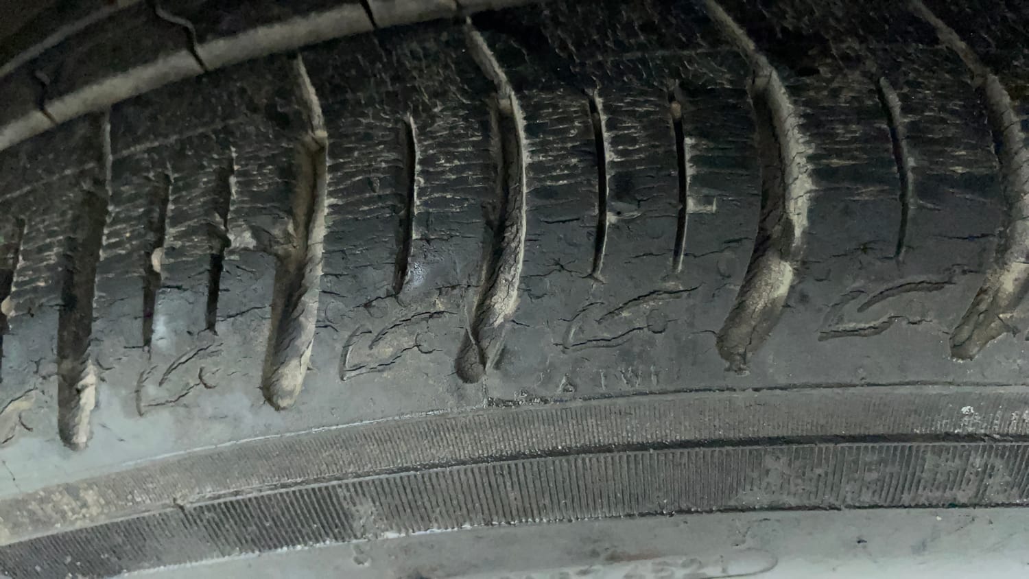 Used 2022 Tata Altroz XT Petrol Petrol Manual tyres RIGHT FRONT TYRE TREAD VIEW