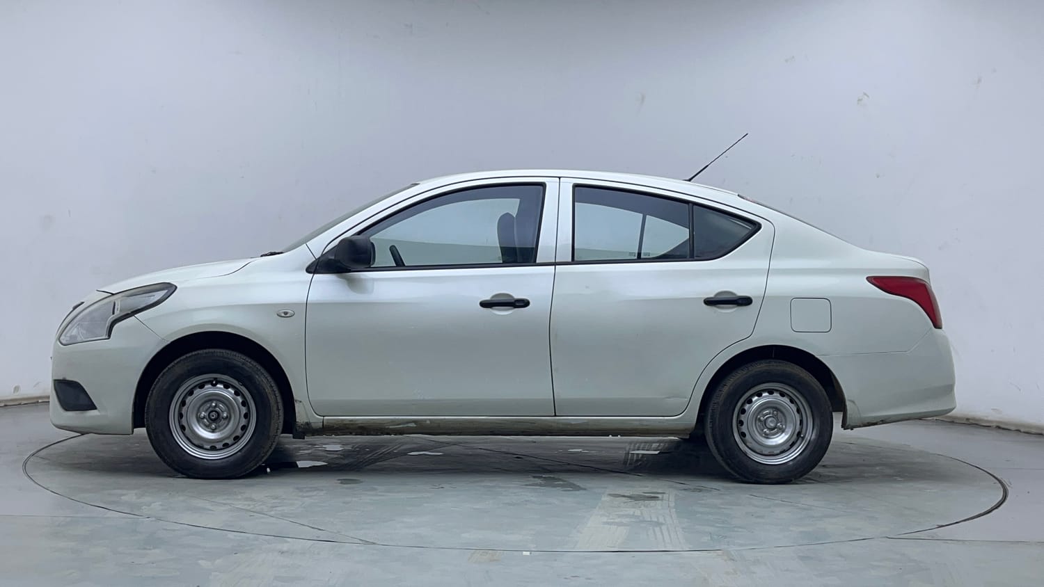 Used 2018 Nissan Sunny XE D Diesel Manual exterior LEFT SIDE VIEW