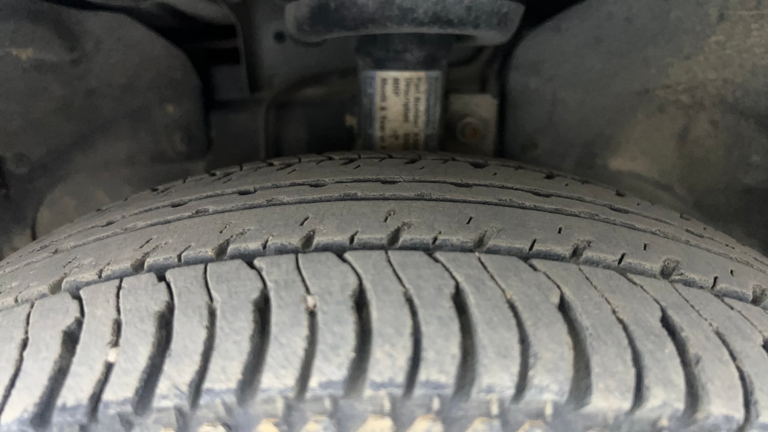 Used 2011 Ford Figo Duratec Petrol Titanium 1.2 Petrol Manual tyres LEFT FRONT TYRE TREAD VIEW