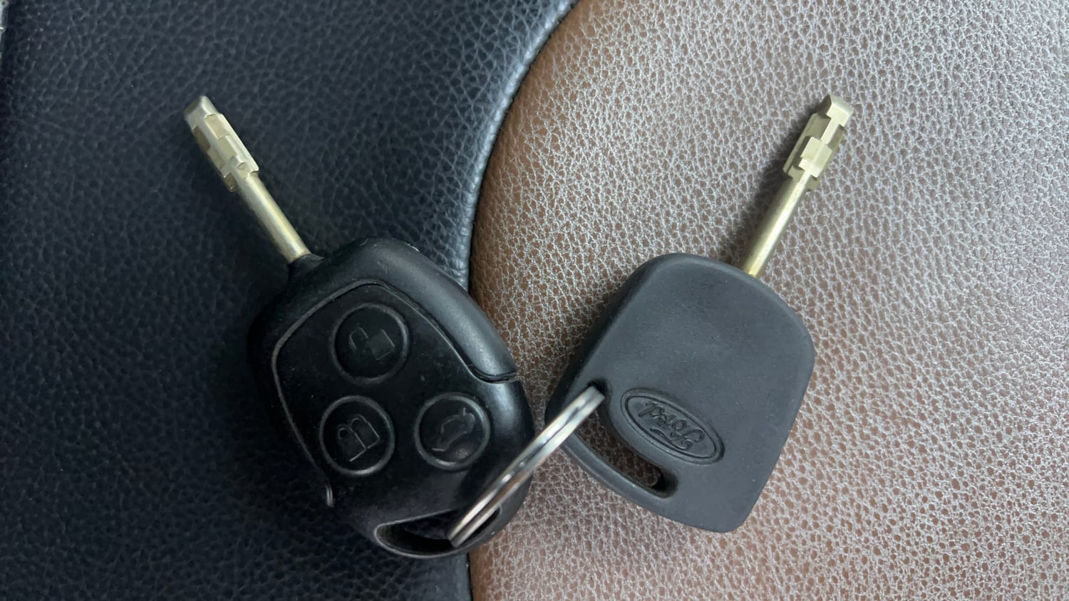 Used 2011 Ford Figo Duratec Petrol Titanium 1.2 Petrol Manual extra CAR KEY VIEW
