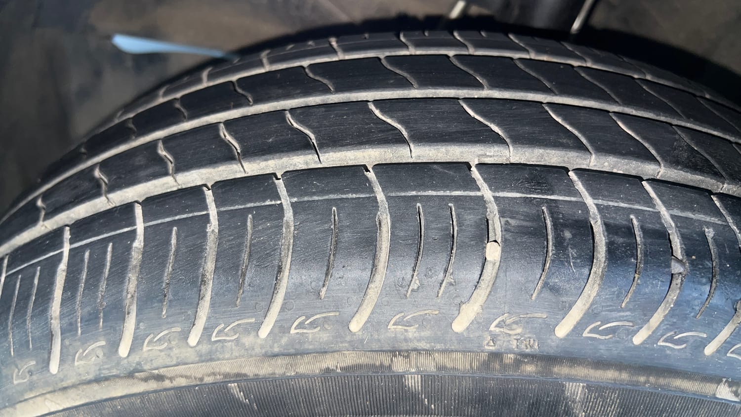 Used 2022 Maruti Suzuki Baleno Delta Petrol Manual tyres LEFT FRONT TYRE TREAD VIEW