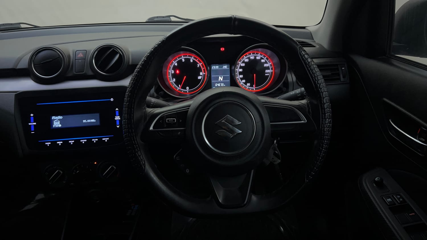 Used 2022 Maruti Suzuki Swift VXi AMT Petrol Automatic interior STEERING VIEW