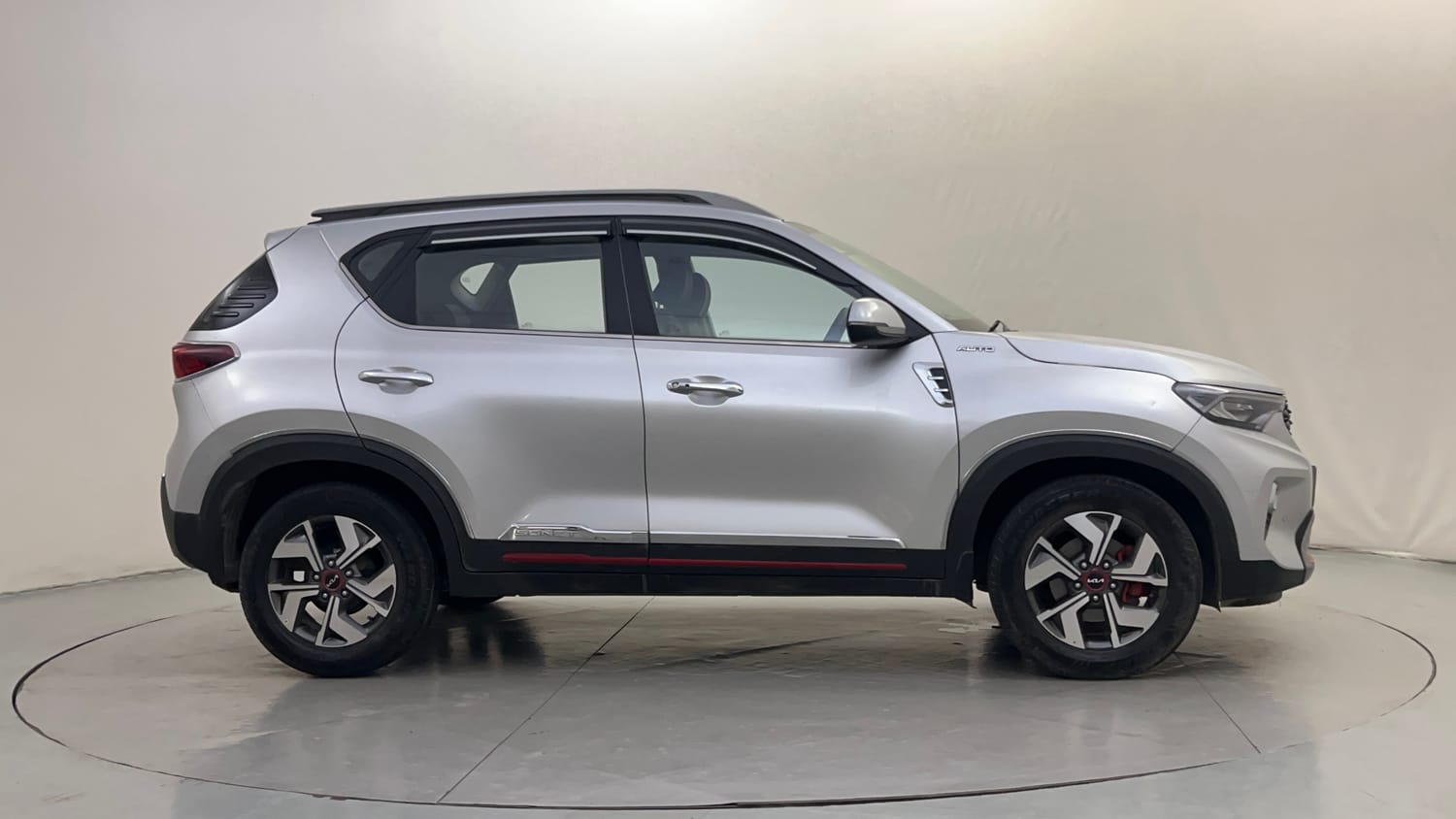 Used 2022 Kia Sonet GTX Plus 1.5 AT Diesel Automatic exterior RIGHT SIDE VIEW