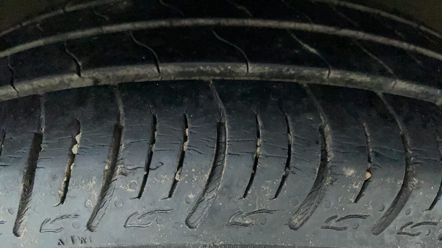 Used 2022 Maruti Suzuki Baleno Delta Petrol Manual tyres RIGHT FRONT TYRE TREAD VIEW