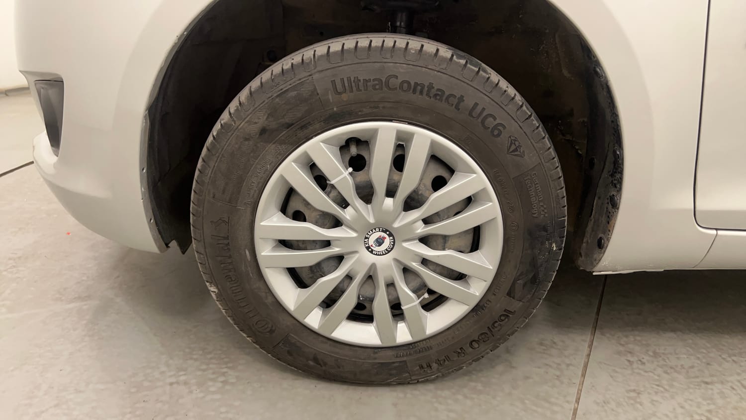 Used 2013 Maruti Suzuki Swift VXi Petrol Manual tyres LEFT FRONT TYRE RIM VIEW