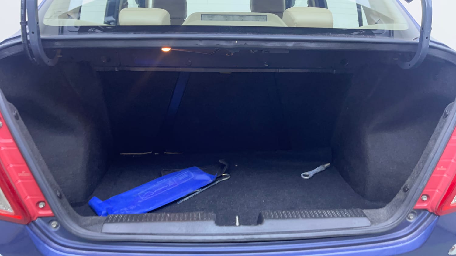 Used 2018 Maruti Suzuki Dzire ZXi Plus AMT Petrol Automatic interior DICKY INSIDE VIEW