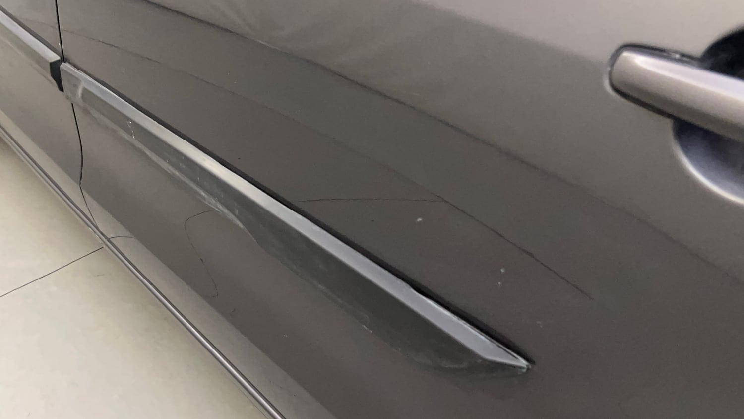 Used 2016 Maruti Suzuki Ertiga ZXI Petrol Manual dents MINOR SCRATCH