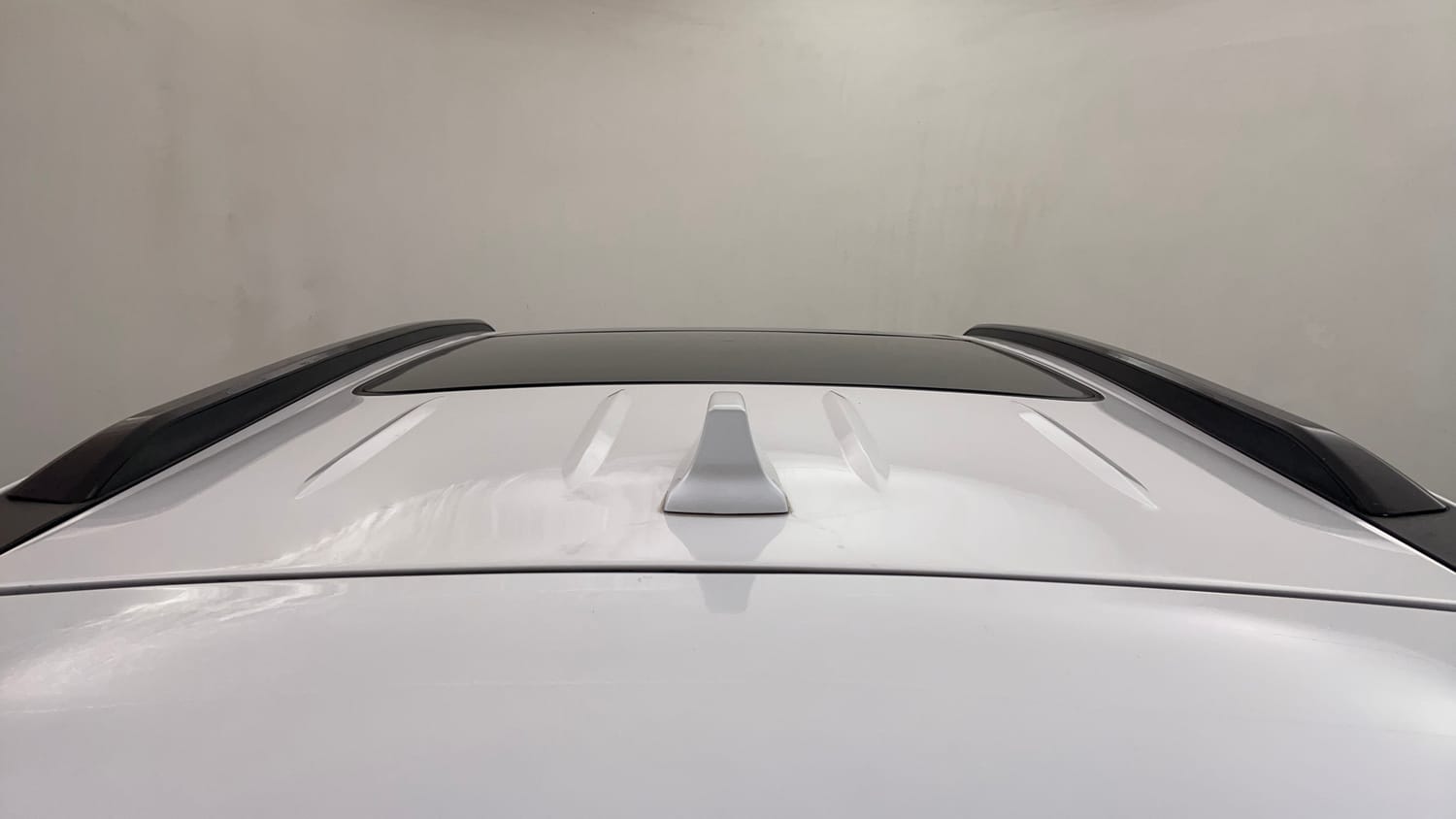 Used 2023 Mahindra XUV700 AX 5 Petrol AT 5 STR Petrol Automatic exterior EXTERIOR ROOF VIEW