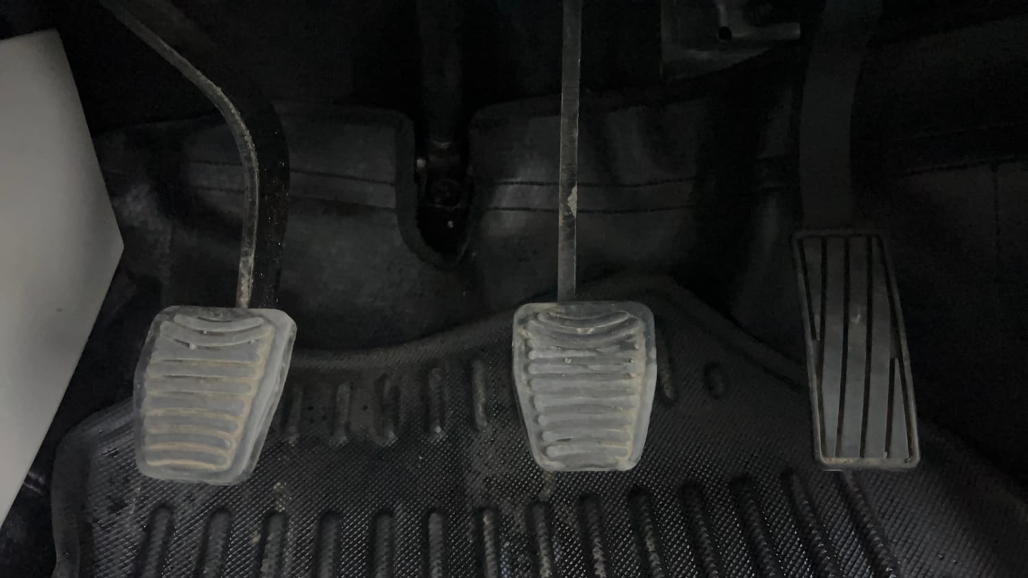 Used 2019 Mahindra XUV 300 1.2 W8 (O) Petrol Manual interior PEDALS VIEW