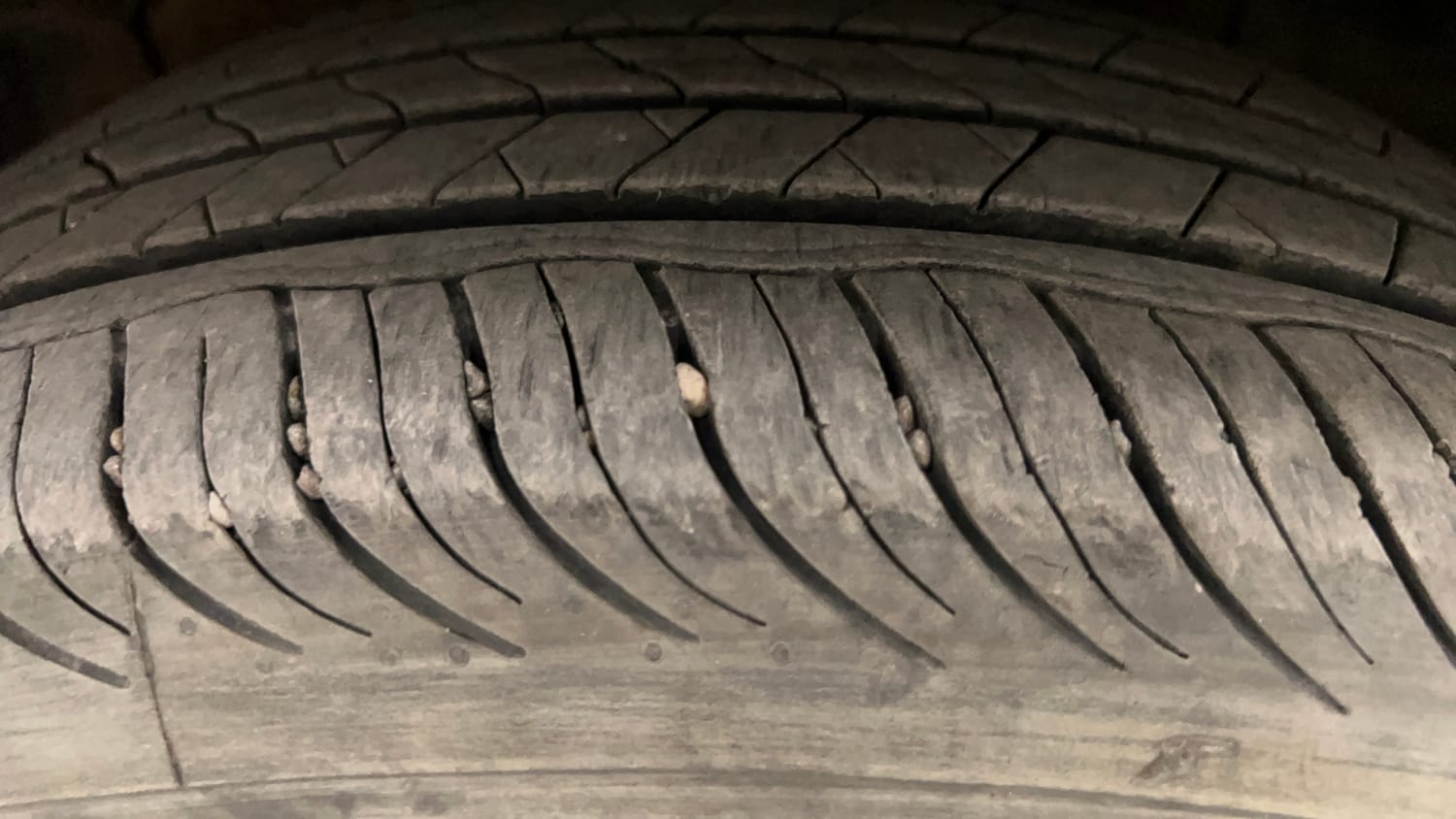 Used 2021 Maruti Suzuki S-Cross Zeta Petrol Manual tyres LEFT FRONT TYRE TREAD VIEW