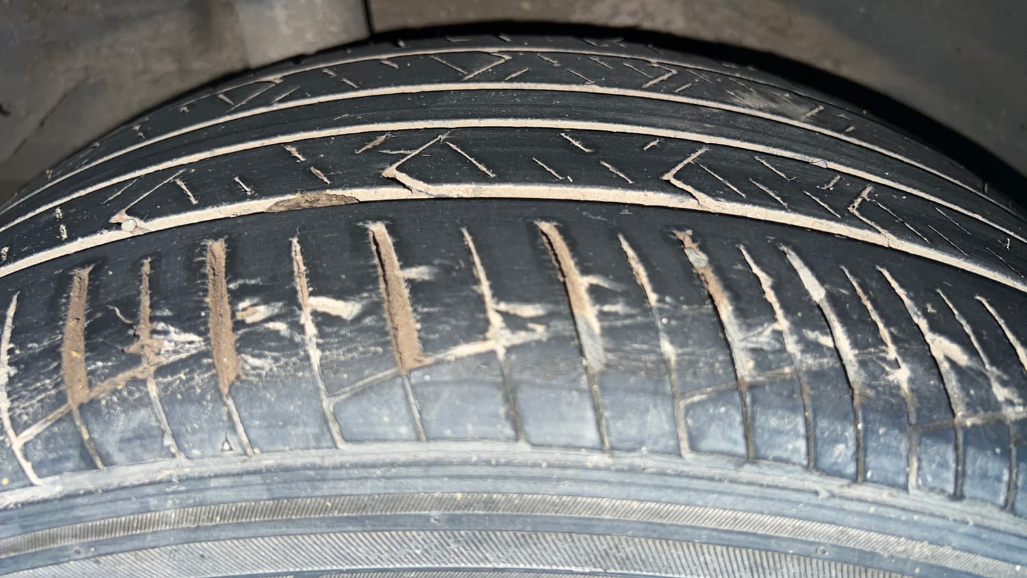 Used 2019 Hyundai Verna SX Plus 1.6 VTVT AT Petrol Automatic tyres RIGHT REAR TYRE TREAD VIEW